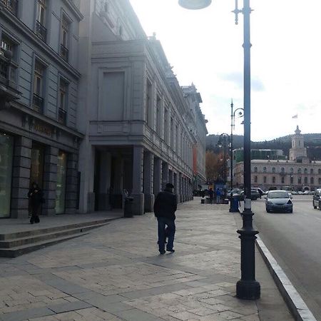 Apartment Freedom Square Тбілісі Екстер'єр фото
